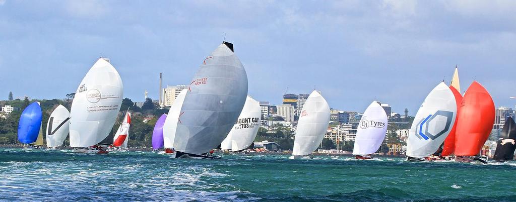 Start of PIC Coastal Classic - October 21, 2016 -  © Richard Gladwell www.photosport.co.nz